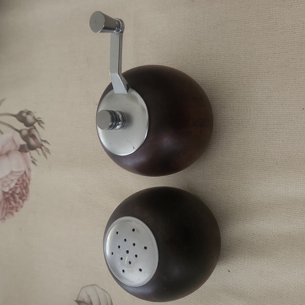 VINTAGE HANDCRAFTED WOODEN SALT AND PEPPER SHAKERS.